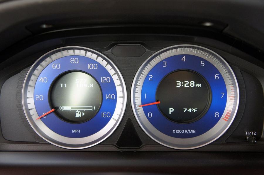  Volvo XC60 R-Design 2012 года  (фото 67 из 90)